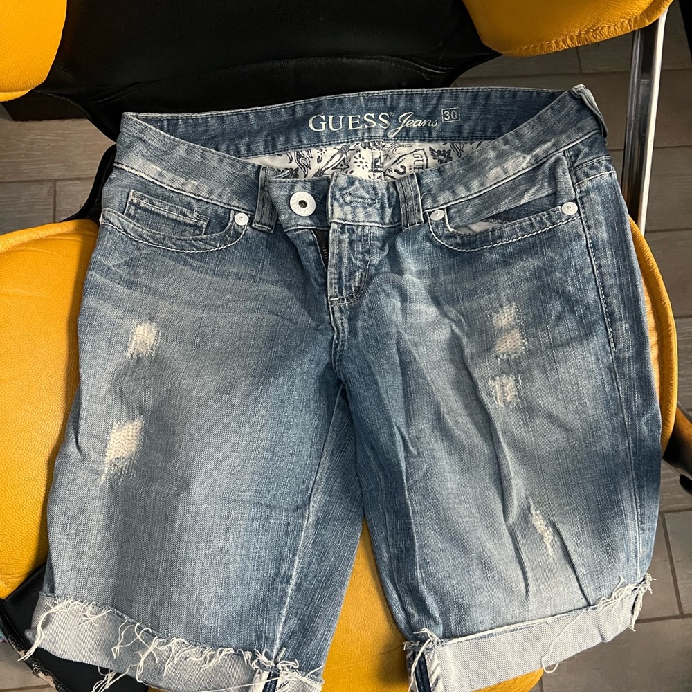 New guess shorts size 30